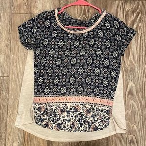 Cute dainty shirt, good for any occasion, size small, brand is xhilaration